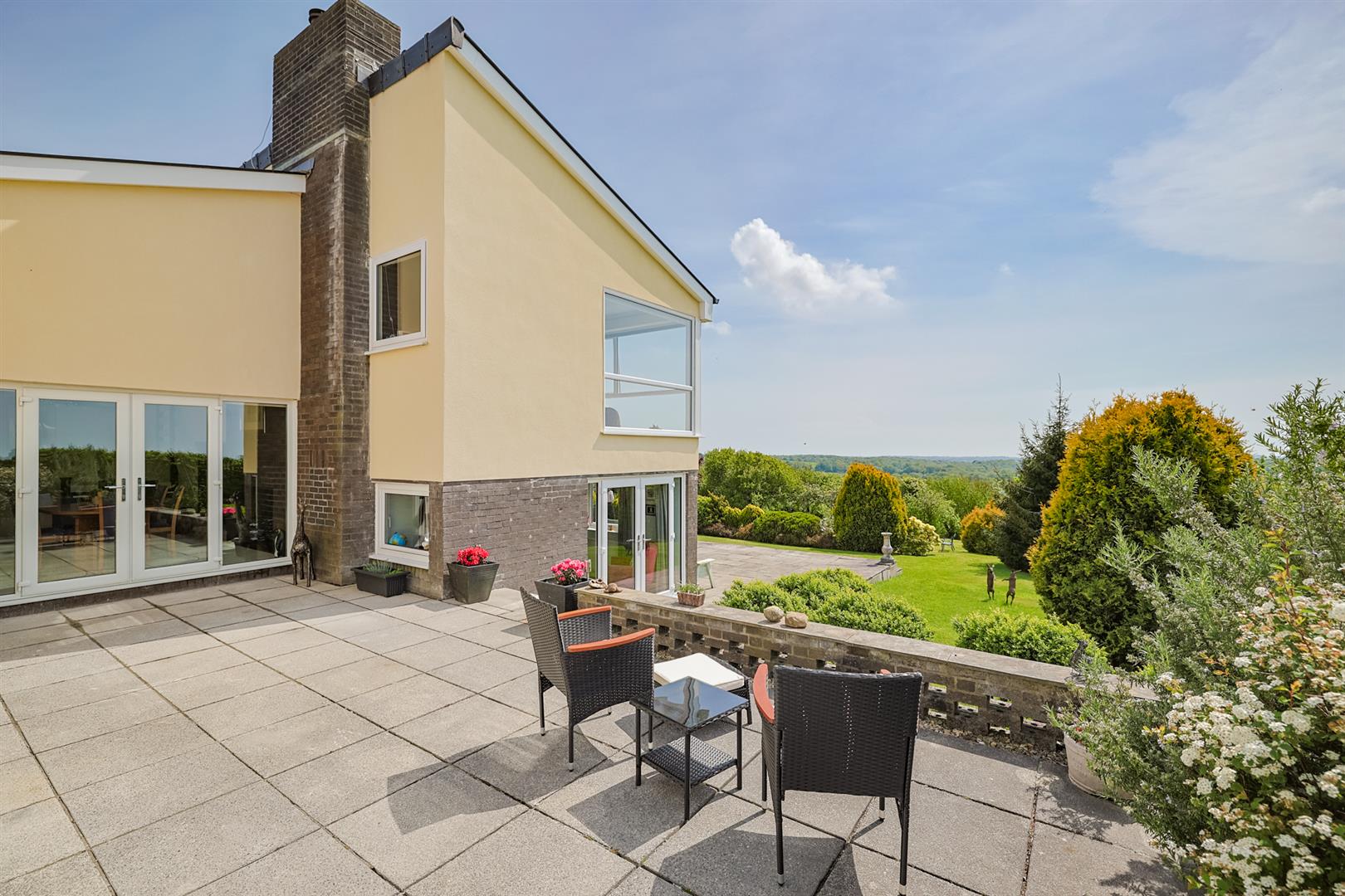 Misty Hills Close, Three Crosses, Swansea, SA4 3JF